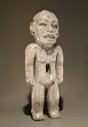 Statuetta che rappresenta una figura umana in piedi, stile Teotihuacan, da Puebla, Messico